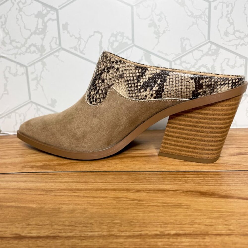 NWT ADA Taupe Block Heel Ankle Booties Neutral Faux Suede Booties 7.5